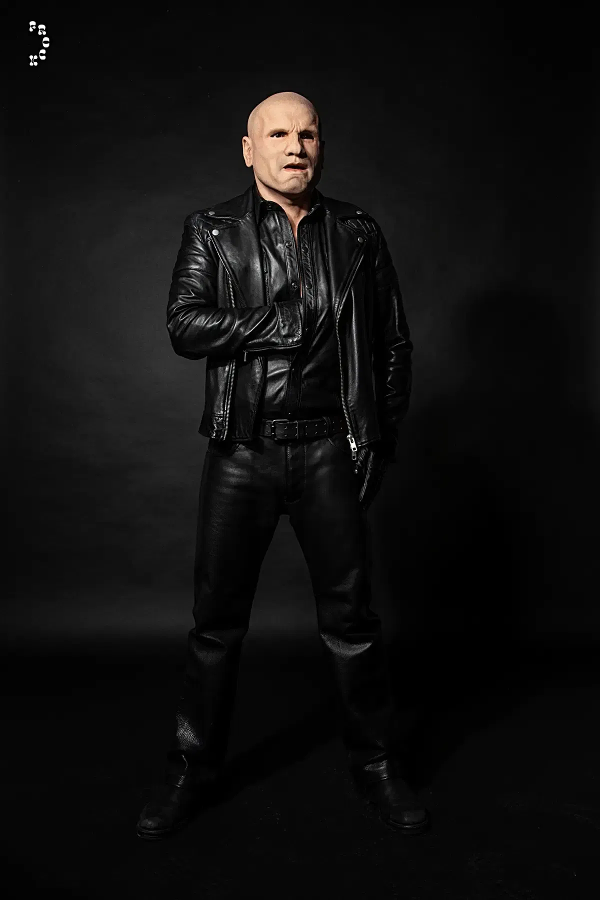 Frock The World: Arnold - The Masked Architect 5