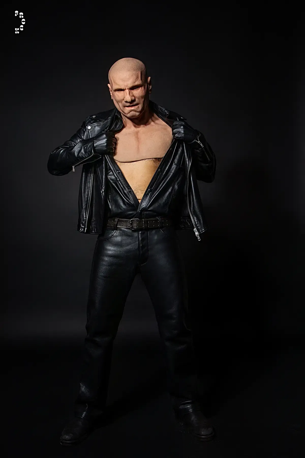 Frock The World: Arnold - The Masked Architect 6
