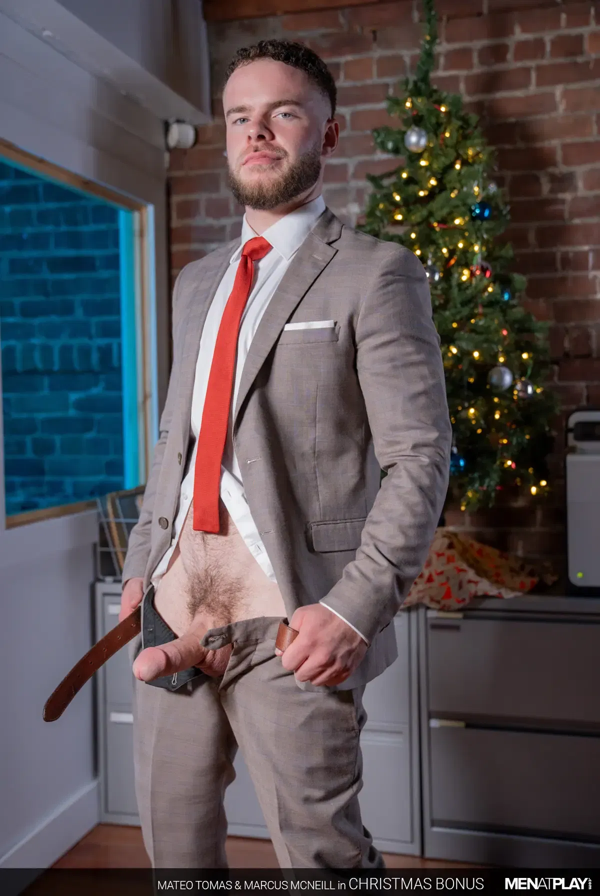 Mateo Tomas Gets a Christmas Bonus From Marcus McNeill 10