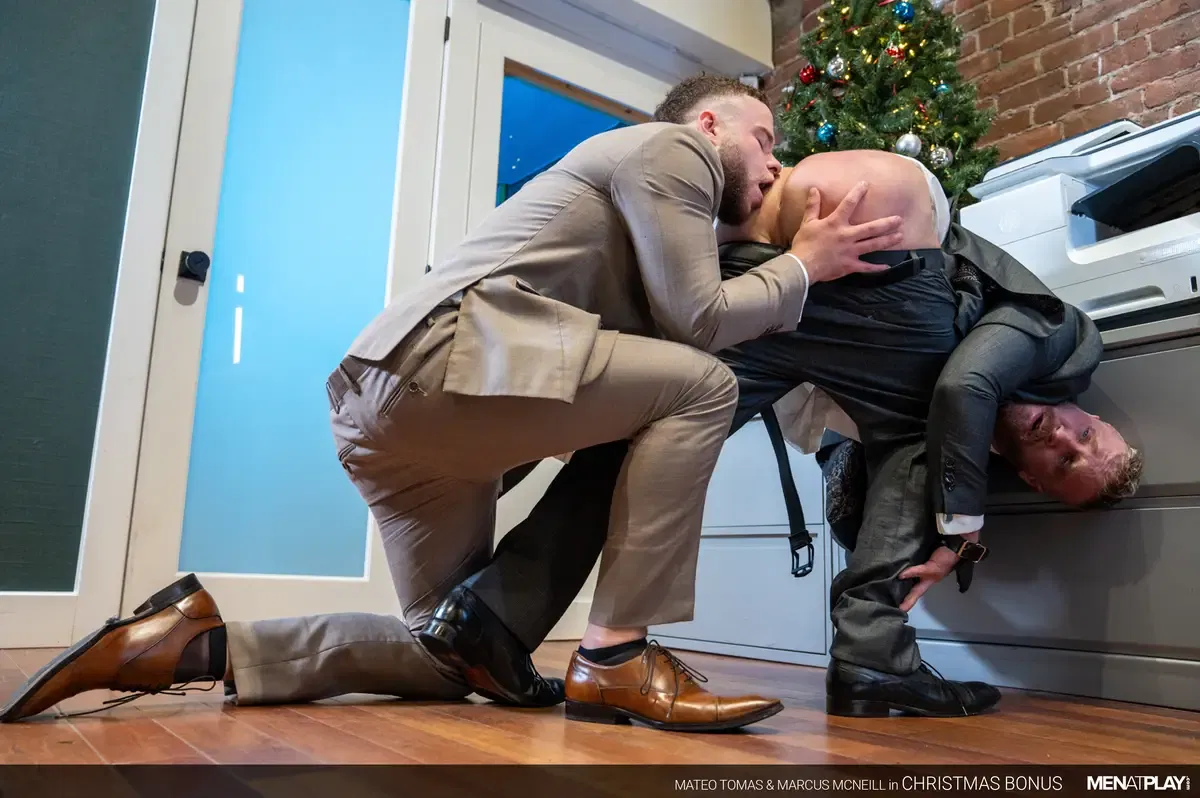 Mateo Tomas Gets a Christmas Bonus From Marcus McNeill 21