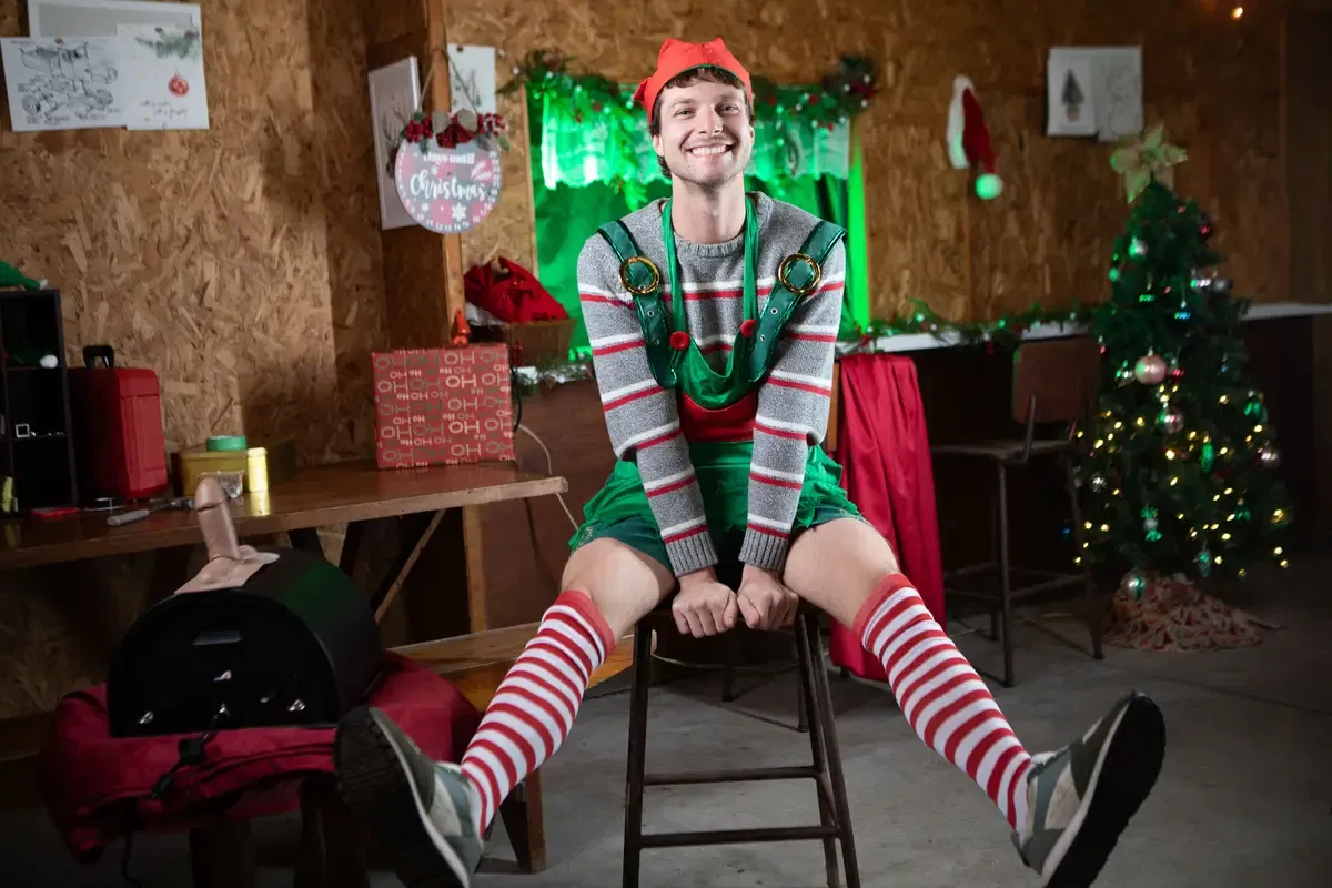Santa's Raunchy Workshop: Benjamin Blue & Daddy Cakes 2