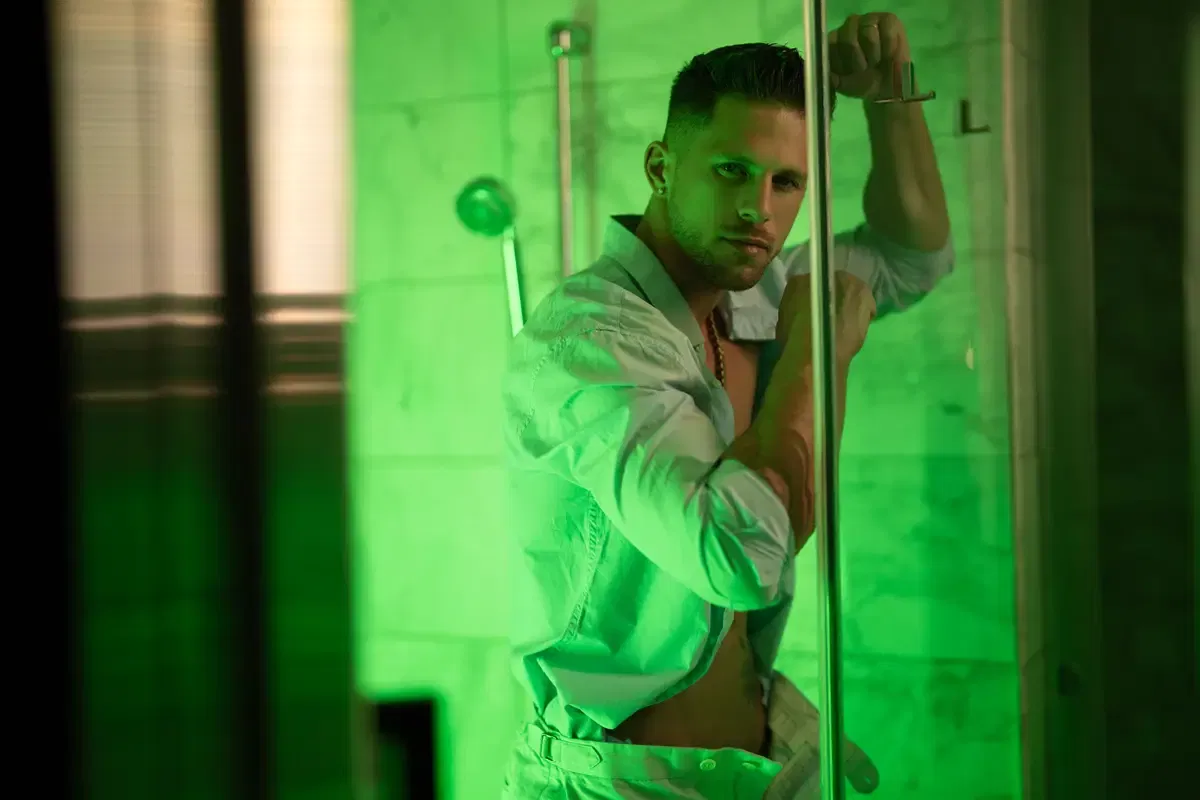 Hotel Hookup: Alpha Wolfe & Roman Todd 3