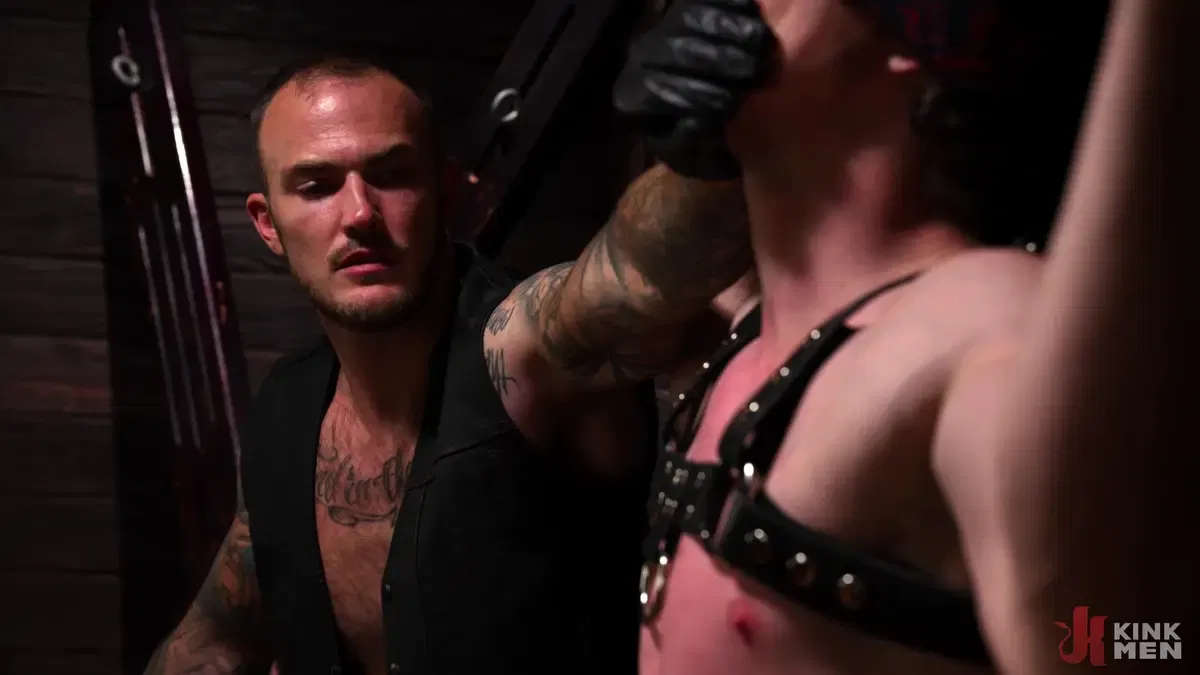 Michael Jackman Submits To Master Christian Wilde 1