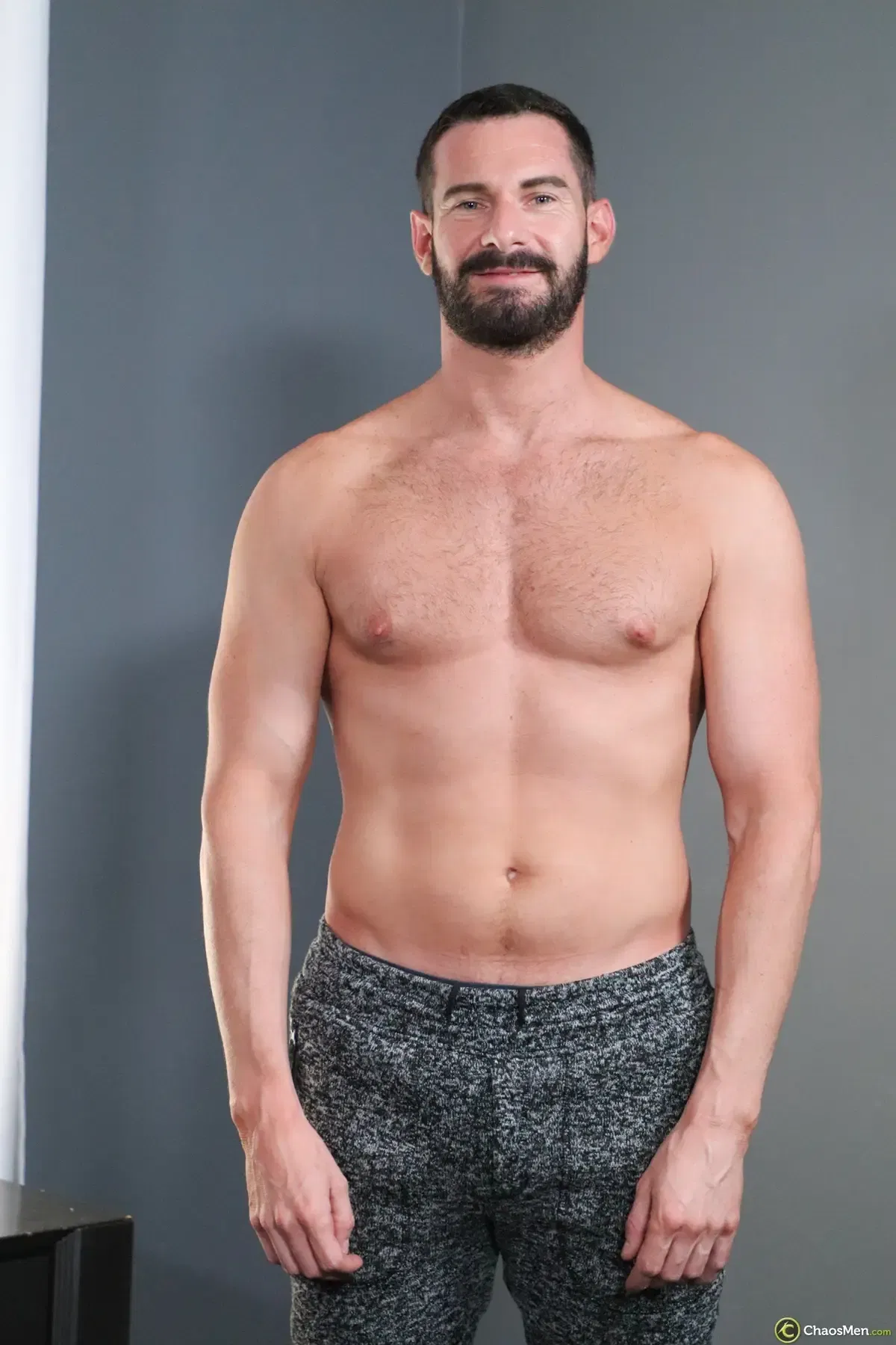 Meet Attractive Gio Carrera at Chaosmen