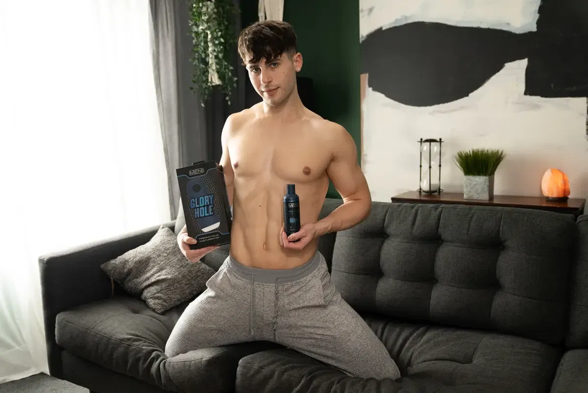 Unboxing MEN: Glory Hole - Michael Vente & Cameron Neuton 2
