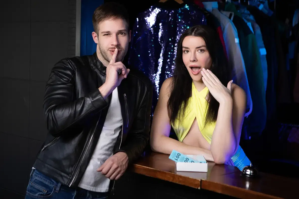 Big Tip For The Coat Check Hottie: Arno Antino & Leah Hayes