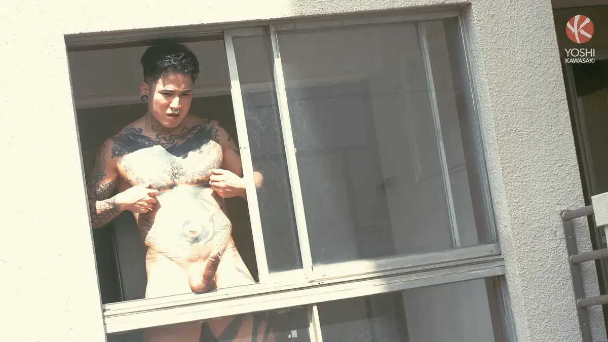 Yoshi Kawasaki Puts On a Show For Passers-by Under His Window