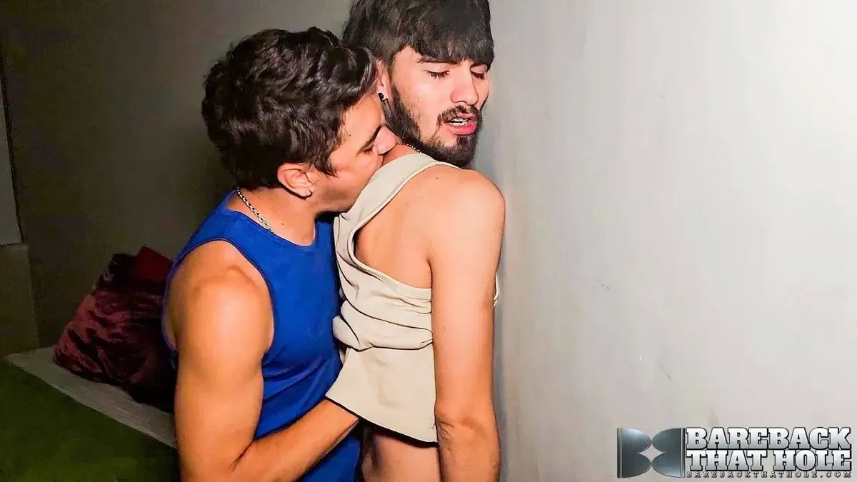 Cachorro Medina & Roderick at Bareback That Hole 11