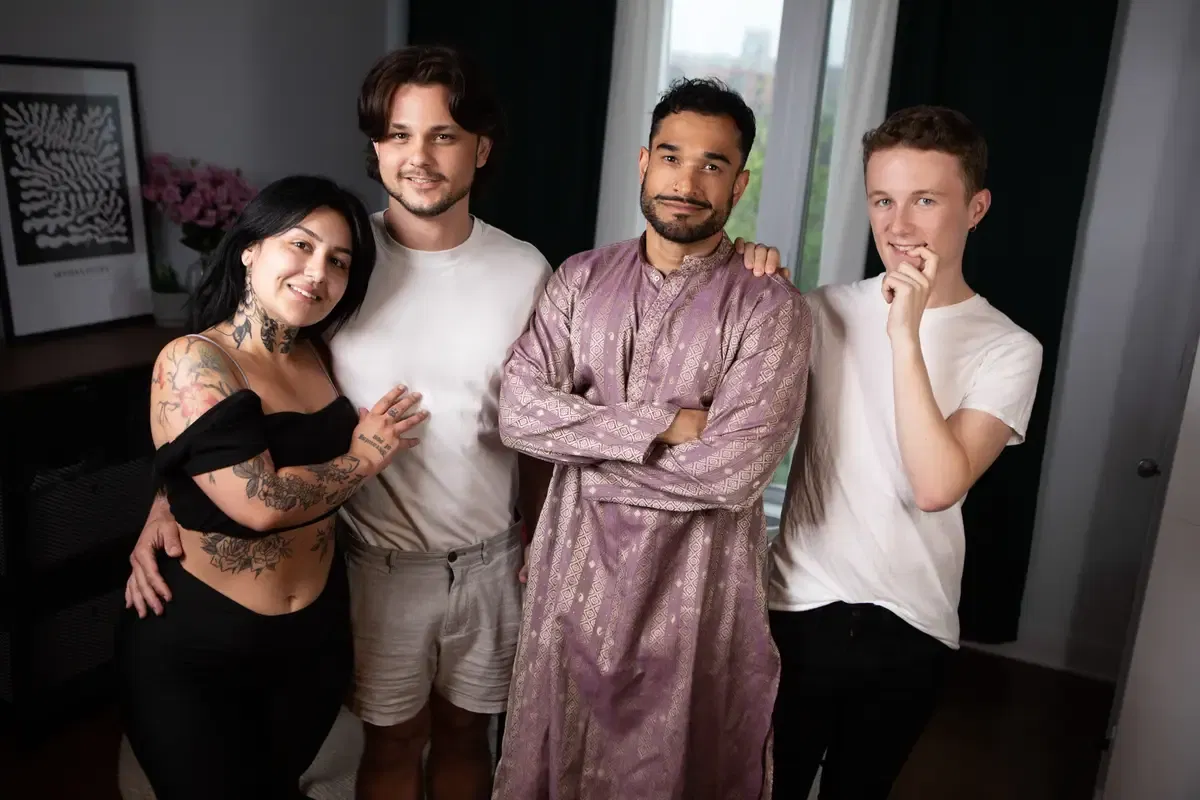 Indian Hunk Wants My Ass: Benny Fox, Enzo Muller & Raj 3