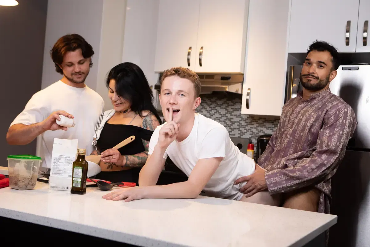 Indian Hunk Wants My Ass: Benny Fox, Enzo Muller & Raj 6