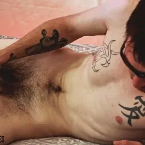 Hipster Bob B Likes To Grope Down There