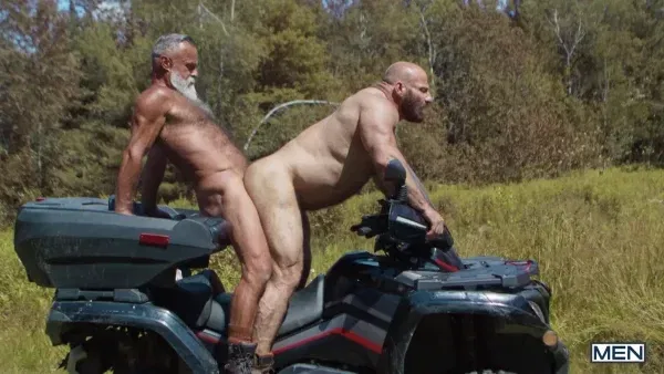 Musky Raunchy Bears: Mark Vallant & Daddy John 2