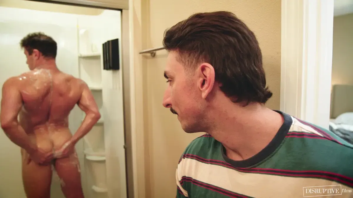 Michael Jackman & Kyle Fletcher share a shower