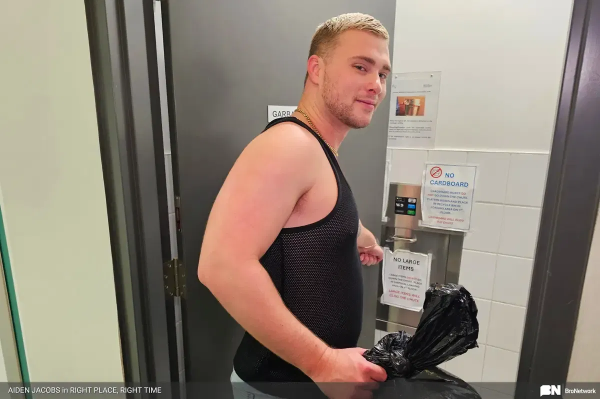 Romeo Davis Pounds His New Neighbor Aiden Jacobs 1