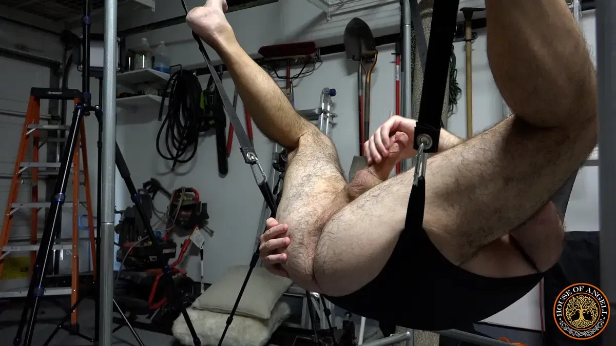 Daddy Bears Into The Sling: Benjamin Grey & Will Angell