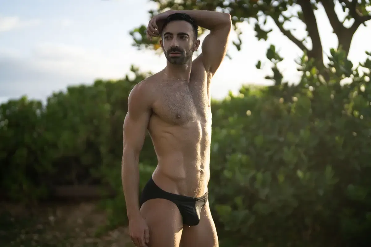 Holden Beau & Taylor Sinn - Tropical Getaway Part 2 2