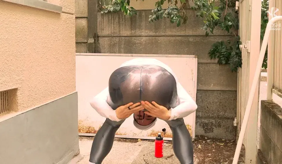 Piss & Jerking Off: Yoshi Kawasaki’s Risky Spandex Solo Piss & Jerking Off: Yoshi Kawasaki's Risky Solo 4