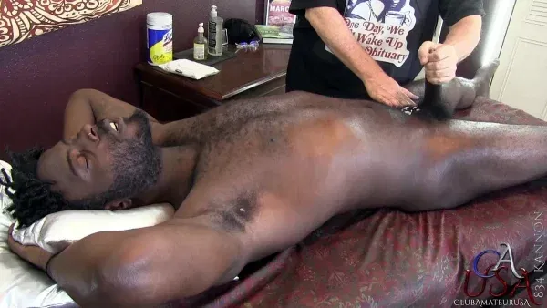Kannon's Sexy Massage For Club Amateur USA Gay Porn 6