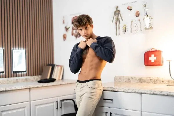 No Qualifications Needed: Leo Levine & Oliver Marks Gay Porn 1