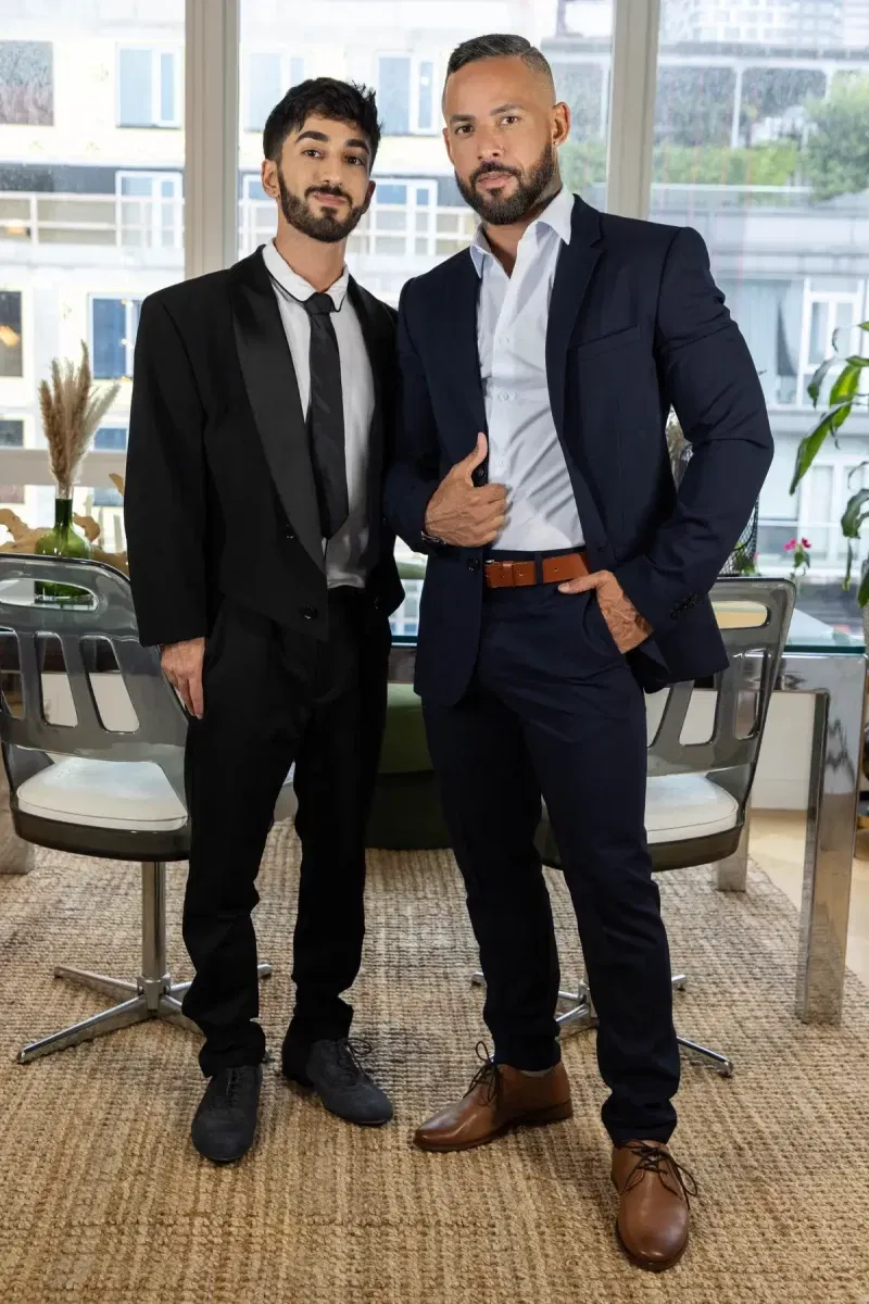 Here On Business: Jona Ortiz & Ari Yummey Gay Porn 4