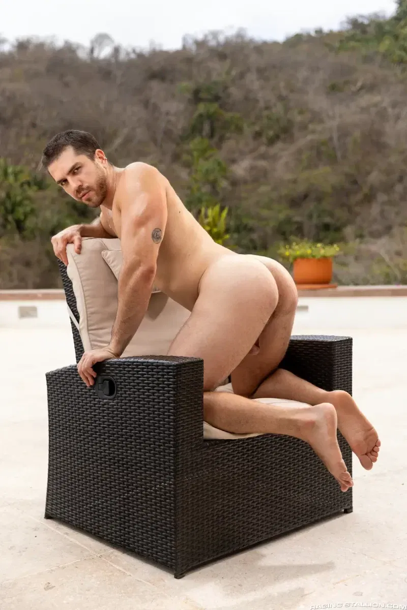 La Buena Vida - Scene 1: Ed Torres & Hugs Kandelas Gay Porn 5