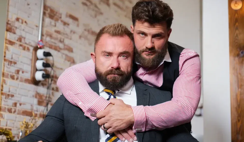 Barber Heath Halo Serves Markus Stone In Heat In Suits Gay Porn