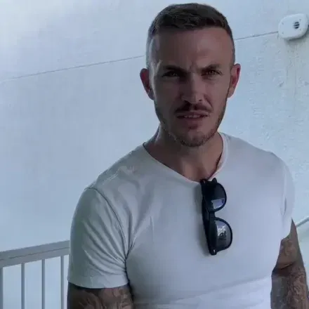 Christian Wildes Special Delivery For Kane Foxx Gay Porn