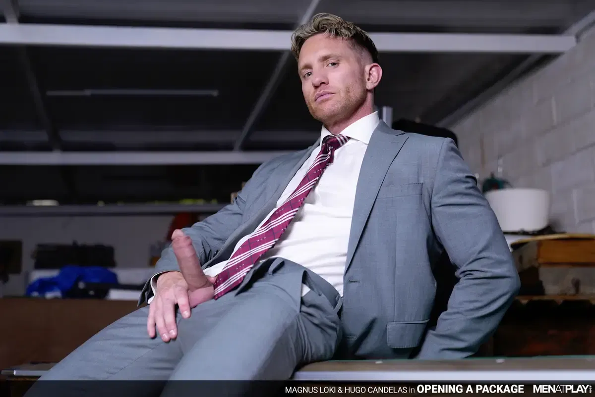 Opening A Package: Hugo Candelas & Magnus Loki At MenAtPlay Gay Porn 1