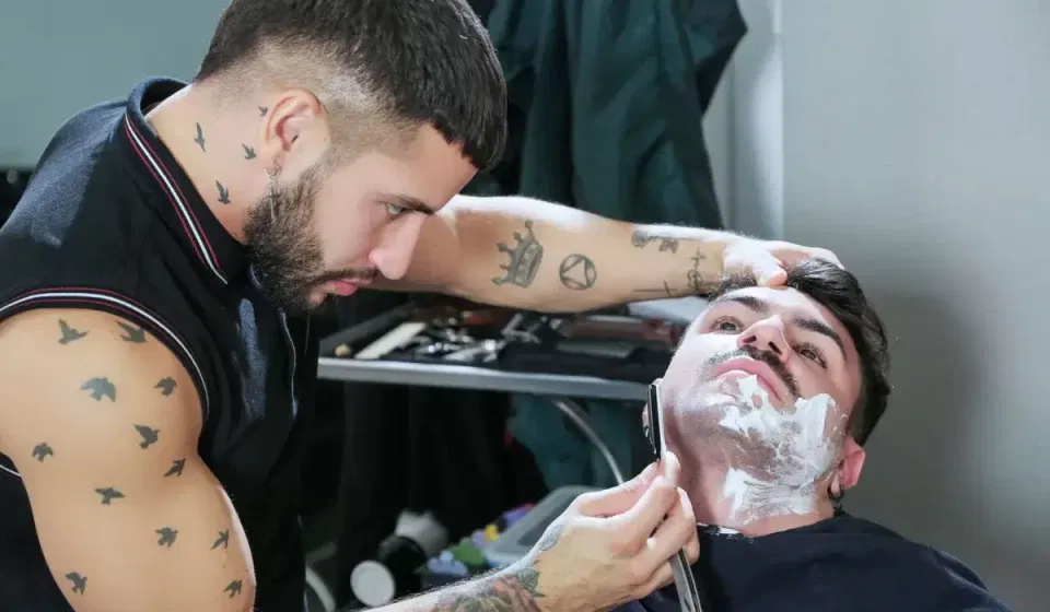 Barber Brock Banks Bangs Ian Greene On The Barber Chair Barber Brock Banks Bangs Ian Greene On The Barber Chair Gay Porn