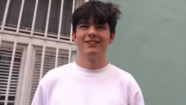 Czech Hunter 816: Ondrej Earns Money for a New Phone Gay Porn