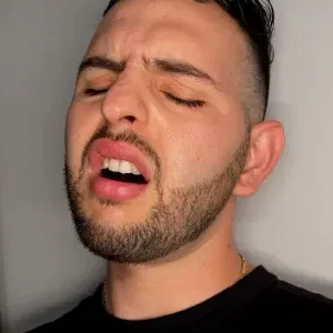 Mack Burns Blows Hugo Spritz At TIM Suck Gay Porn