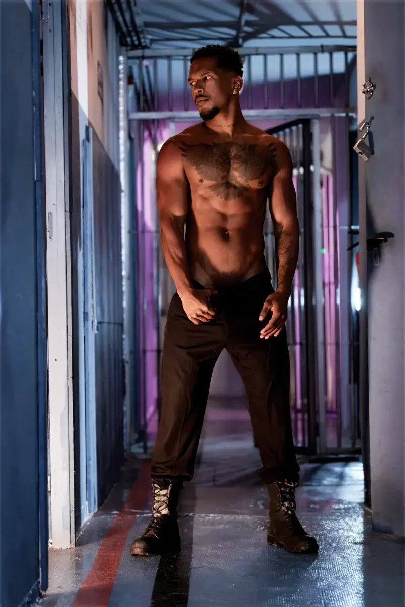 The Air Outside: Paddy O'Brian & Caio Rodrigues Gay Porn 2