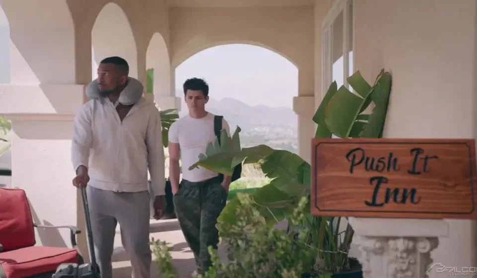 Bred & Breakfast: Sean Xavier & Seth Peterson Gay Porn