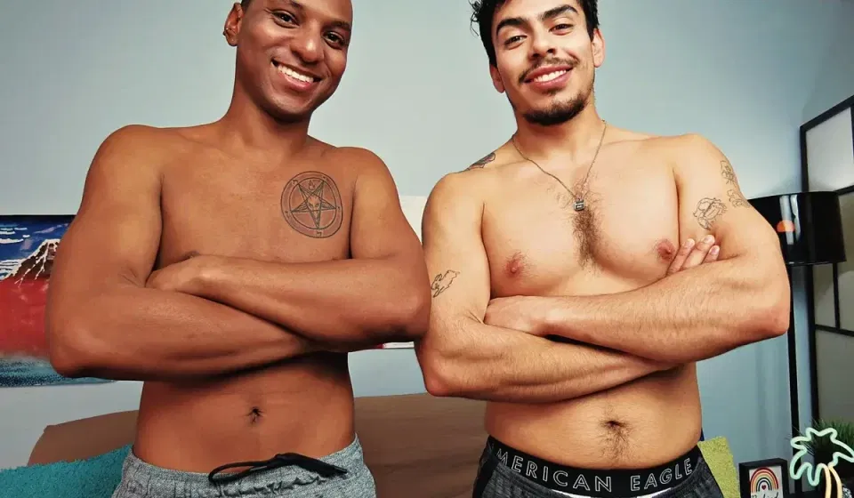 Bruce Barebacks Samual's Raw Hole at Raw Hole Gay Porn