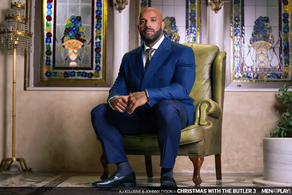 Christmas With The Butler: AJ Xclusive & Johnny Tyson Gay Porn 7