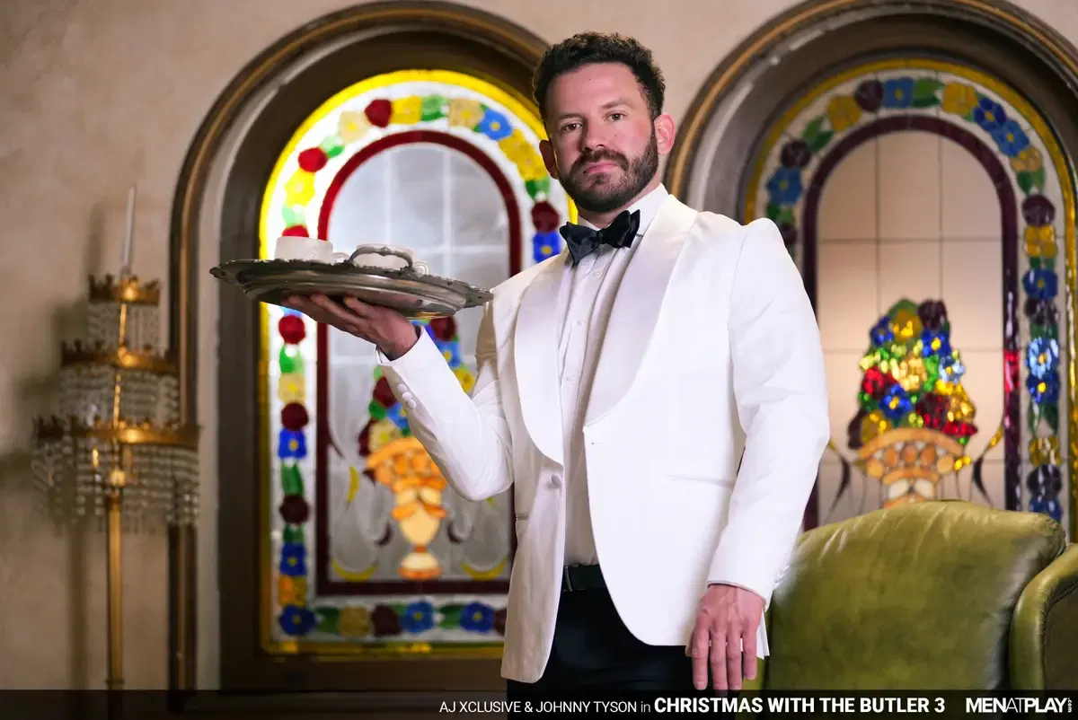 Christmas With The Butler: AJ Xclusive & Johnny Tyson Gay Porn 8