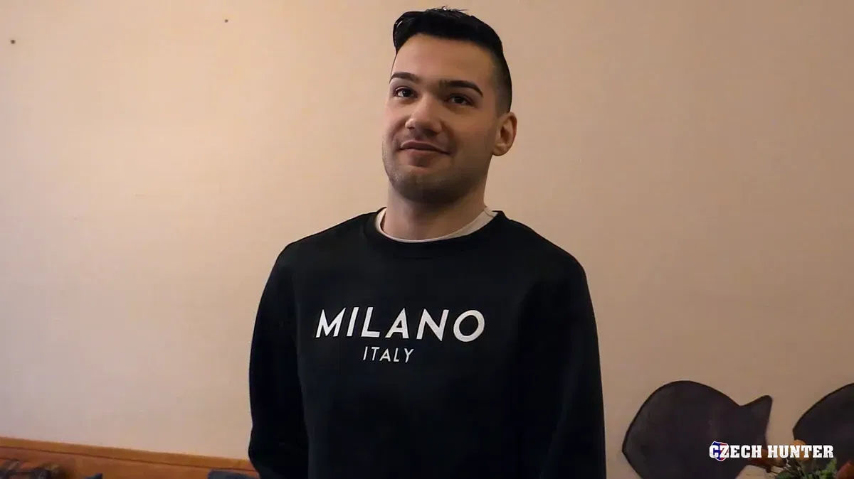 Czech Hunter 827: The Real Estate Deal Turns Erotic Gay Porn