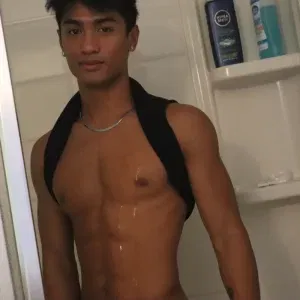 Chenny’s Newest FratX Gang Bang: Bruce, Cyrus, Steve Knox, & Louis Luca Knight Gets Gang Banged Bareback On Sketchy Sex Gay Porn