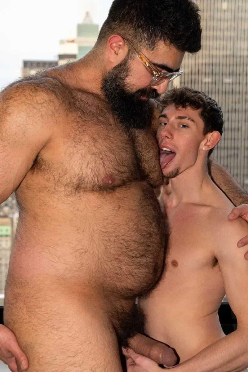 Open It Up on Frock The World: Zane Swallows Gareth's Huge Cock Gay Porn 9