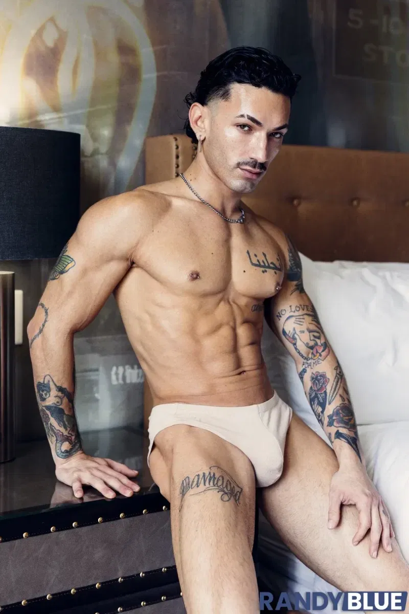 Roman Todd & Siren Santiago in Hot RandyBlue Encounter Gay Porn 1